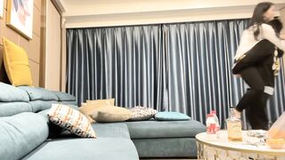 良家少妇 好久没抱你了 我还要洗衣服墨迹半天 不想跟你玩 身材丰满洗完澡做个面膜 上床就开操 被无套