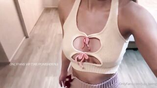 漂亮大奶美眉3P 身材苗条无毛鲍鱼水超多 被两根大肉棒轮流输出 娇喘连连