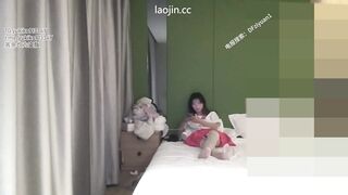 2024年最新,约炮大神,【胖爷的奇妙之旅】,20岁女大学生,兼职援交酒店开房,身高170美腿翘乳,激情交合爽炸