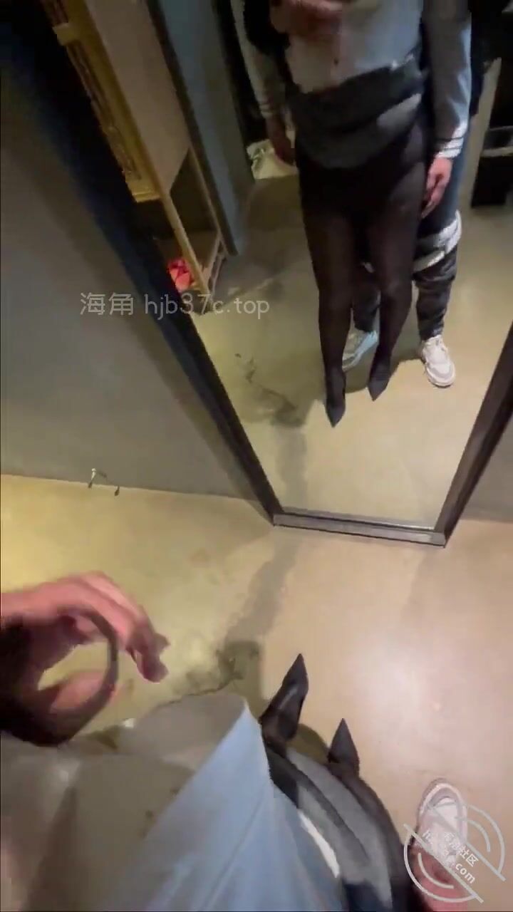 ⚫️【2025年新流】，乱伦大神【会喷水的亲姐姐】付费钻石贴，趁姐姐微醺强行肛交，哭喊声让我心疼，说被我玩坏了 - ❤️️ X1HUB ❤️️