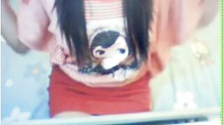 Korean Girl Masturbates on Webcam