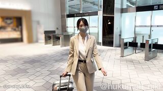 FC2-PPV-4625589 初出演マジ素人！年末に帰省してきた働くDカップ新卒OLを空港でリモートバイブ挿れて楽しむw