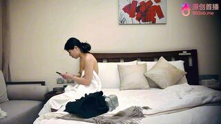 ❤️√ 鱼知欢2-约炮01精神小妹听说刚下海不久背着男友出来兼职 刚插一会就进入状态格外的骚