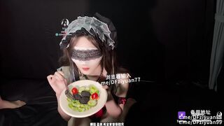 重口警告!把堂妹调教成为吃精液和尿液母狗!妹妹的精液食物吃播「Jojo九九」“一整根吞下去”哥哥欺负我喉咙被插到隆起1