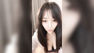 ⚫️高颜值，天然超级大奶名媛【卡卡啾咪】下海福利，脸穴同框道具自慰，画面淫荡至极