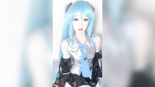 ✅露脸清纯颜值少女『神探狸狸』5月新档 黑丝制服性感辅警自慰诱惑 cos初音未来 雷电将军不雅自拍