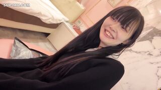 FC2-PPV-4685885 「あぁやばい、、、///イグッッッッッ!!!」経験ほとんどないスレンダー美女がコスプレ姿でアヘイキするまで突きまくり。