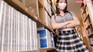 【SSRPeach】台湾清华大学外文系臀后健身教练「Ellie」OF剧情私拍，在图书馆看书被偷看，你要看就要负责到底啊！