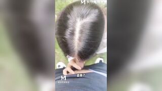 【户外露出】喜之郎 - 调教嫂子在公园露出打炮 干得太投入不料被路人发现 超刺激把嫂子干喷了十几次