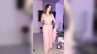 Sexy sweetheart stunner plays for her bf - the hottest XXX!