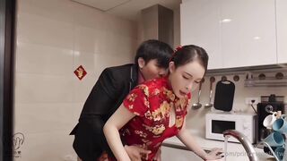 ⚫️最新流出，人气巨乳女优【翁雨澄、娃娃】剧情作品，新年家庭聚会与小叔子偷情