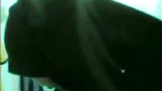 Malay Babe in Hijab Gives Blowjob to Her Boyfriend