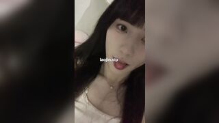 2025年9月最新，【极品泄密】，清纯美女为男友拍的小视频泄露，女主极品，完美露脸，清纯乖乖女类型，奶子很不错！