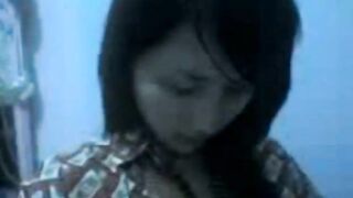 Indonesian Amateur Asian Teen Shows Her Body