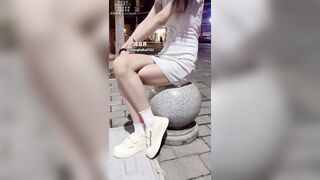 ✅专操极品嫩妹『凉白开』新勾搭的小白白，刚19岁，啥都不懂，就喜欢吃草莓，狠狠的调教，插的哇哇叫