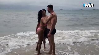 Amateur menage on the beach with super-fucking-hot sex and messy converse - XXX!
