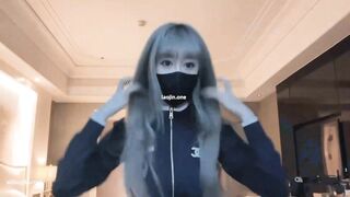 2025年10月最新，【重磅】极品反差推特女大学生，【少萝涵】付费大尺度视频，完美露脸，清纯反差爱约炮，白虎粉穴